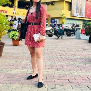 This is a comfy jumpsuit size medium and color is red